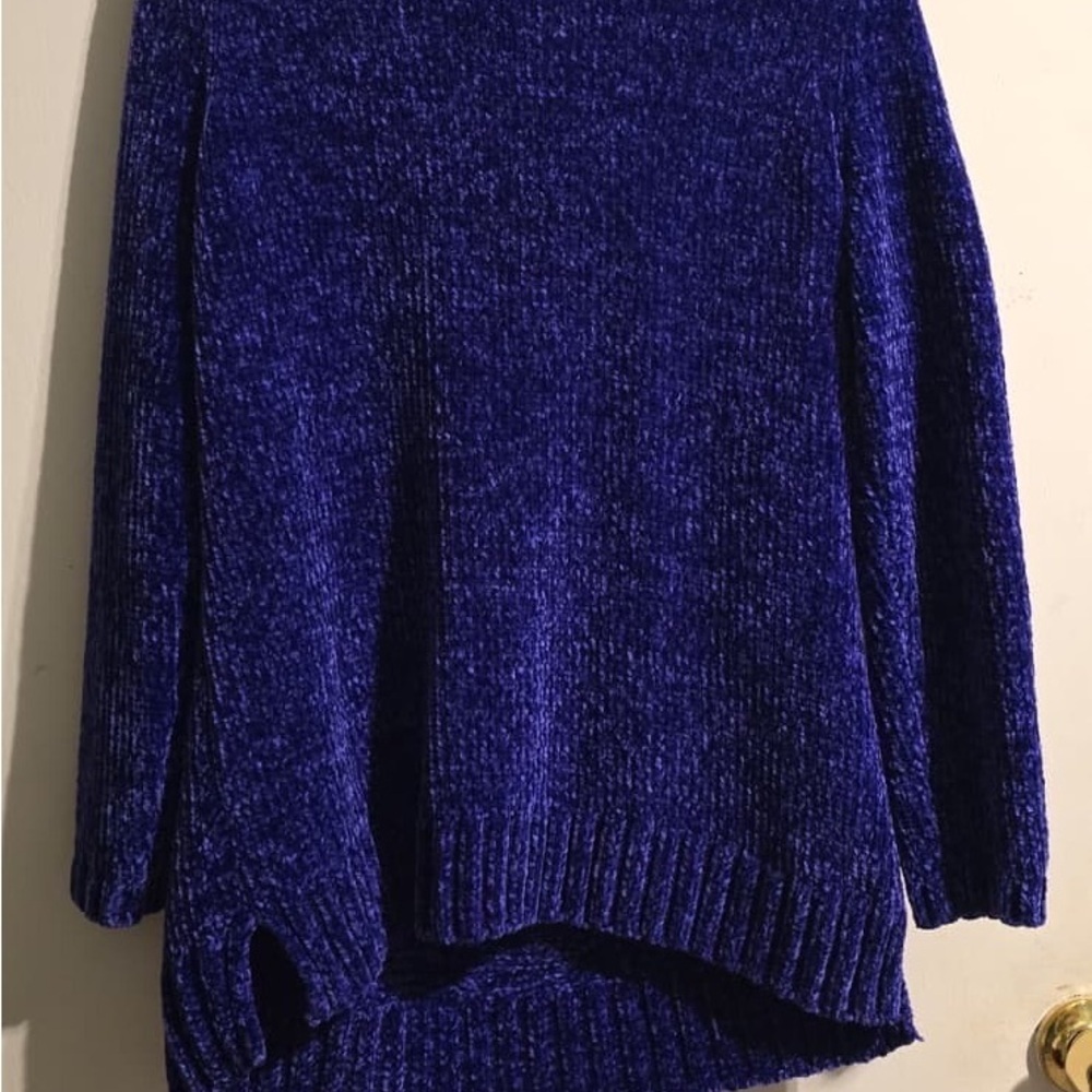 Liz Claiborne Women's V-Neck Sweater in Rich Blue - Picture 12 of 13